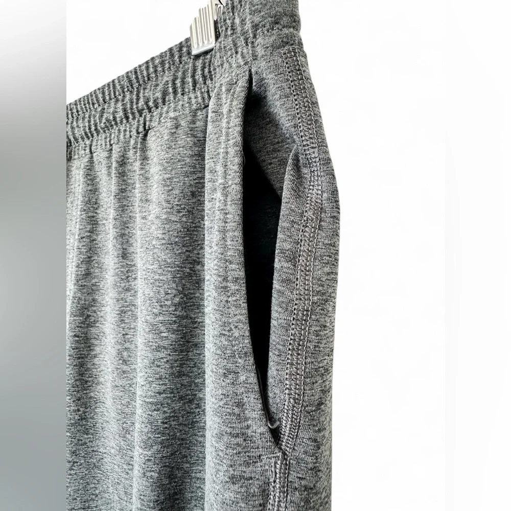 Vuori Men’s Sunday Performance Gray Jogger Pants - Size Large